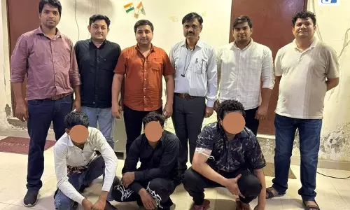 ड्रग्स सप्लाई का खुलासा, दो कैब ड्राइवर समेत 3 गिरफ्तार; कोकीन, हेरोइन, MDMA जब्त ड्रग्स सप्लाई का खुलासा, दो कैब ड्राइवर समेत 3 गिरफ्तार; कोकीन, हेरोइन, MDMA जब्त