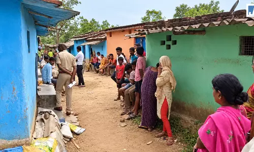 चॉकलेट मांग रहा था भांजा, मामा ने थमा दी पिस्टल, चली गोली चॉकलेट मांग रहा था भांजा, मामा ने थमा दी पिस्टल, चली गोली