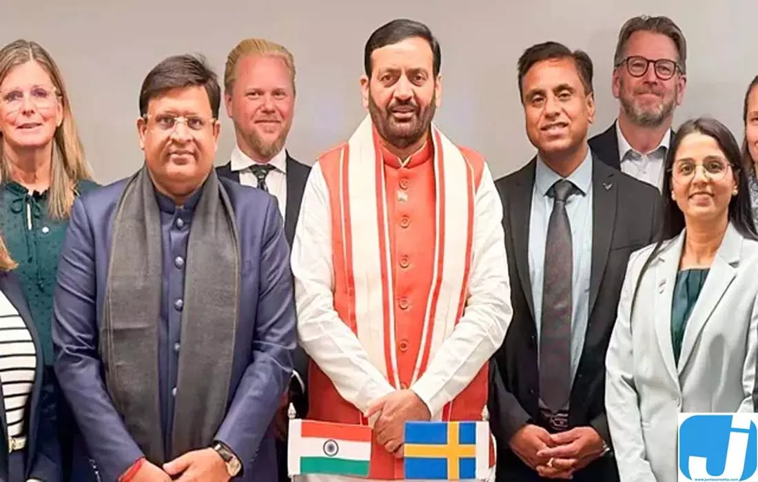 बारिश में भीगा किसानों का धान, स्वीडन से मुख्यमंत्री ने दिए कार्रवाई के निर्देश बारिश में भीगा किसानों का धान, स्वीडन से मुख्यमंत्री ने दिए कार्रवाई के निर्देश
