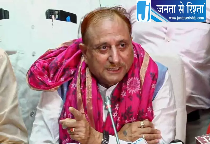 दिल्ली में स्वच्छता अभियान को बढ़ावा, मेयर ने बांटे 70 कूड़ेदान दिल्ली में स्वच्छता अभियान को बढ़ावा, मेयर ने बांटे 70 कूड़ेदान