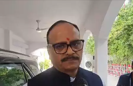 राहुल गांधी पर उपमुख्यमंत्री ब्रजेश पाठक का हमला- अपने अस्तित्व की लड़ाई लड़ रही कांग्रेस राहुल गांधी पर उपमुख्यमंत्री ब्रजेश पाठक का हमला- अपने अस्तित्व की लड़ाई लड़ रही कांग्रेस