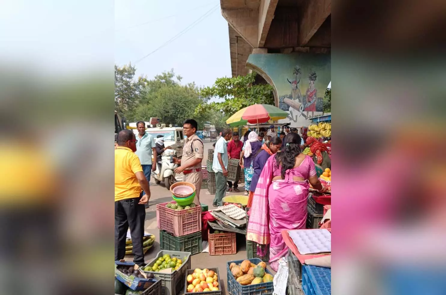 रायपुर में ट्रैफिक पुलिस का बड़ा एक्शन, दो प्रमुख अंडरब्रिज के नीचे से हटाया अतिक्रमण रायपुर में ट्रैफिक पुलिस का बड़ा एक्शन, दो प्रमुख अंडरब्रिज के नीचे से हटाया अतिक्रमण