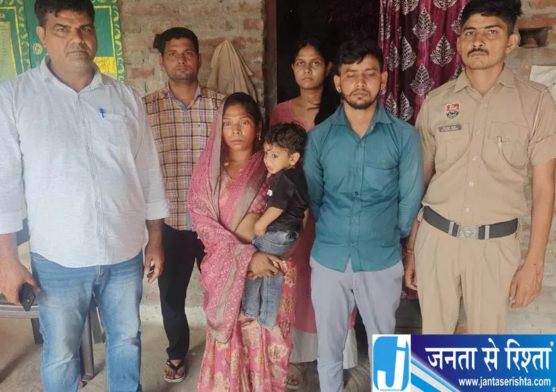 अपहृत लड़के को पुलिस ने छुड़ाया, उत्तर प्रदेश से दो आरोपी गिरफ्तार अपहृत लड़के को पुलिस ने छुड़ाया, उत्तर प्रदेश से दो आरोपी गिरफ्तार