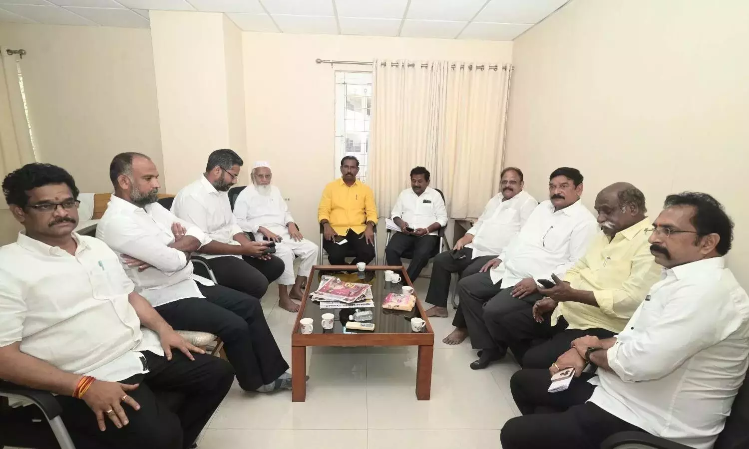 Andhra: टीडीपी ने एक मजबूत मेयर पद के उम्मीदवार की तलाश तेज कर दी है Andhra: टीडीपी ने एक मजबूत मेयर पद के उम्मीदवार की तलाश तेज कर दी है
