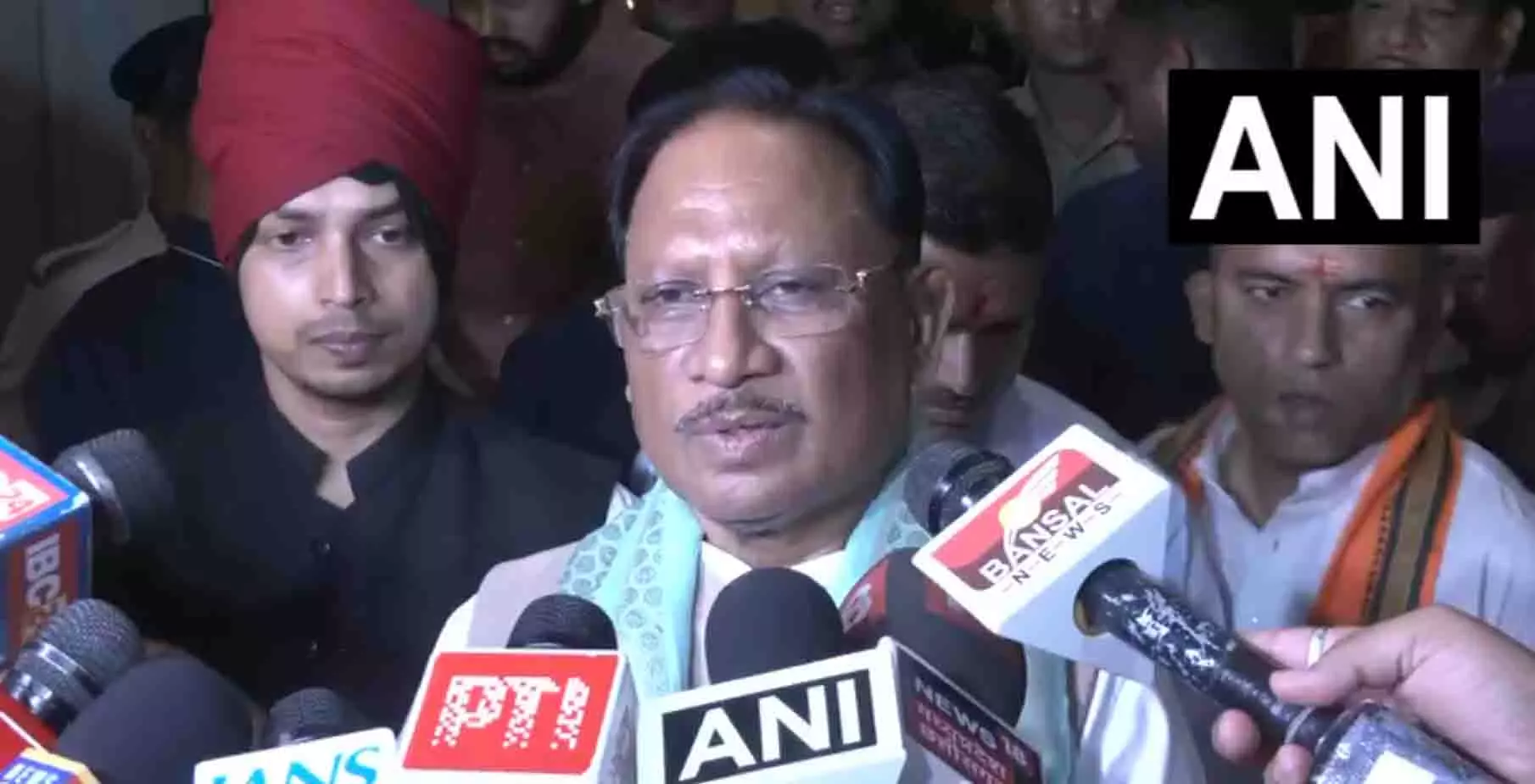 CM विष्णुदेव साय ‘शौर्यांजलि’ कार्यक्रम में हुए शामिल, अमर शहीदों को किया नमन CM विष्णुदेव साय ‘शौर्यांजलि’ कार्यक्रम में हुए शामिल, अमर शहीदों को किया नमन