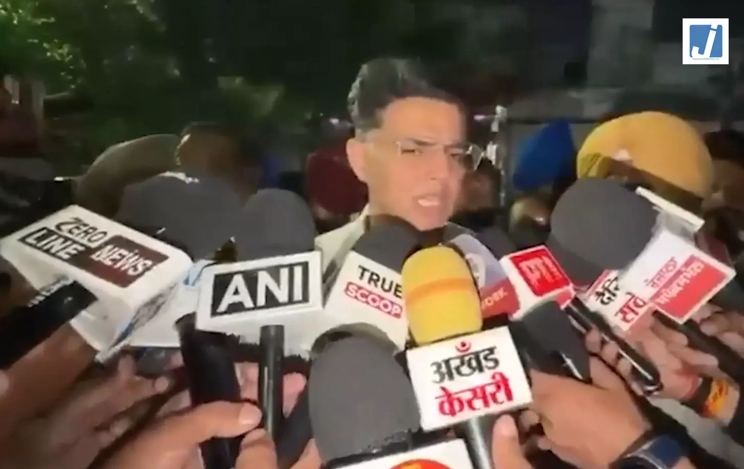 नशा, गोलीबारी और फिरौती पर घिरी पंजाब सरकार, सचिन पायलट ने उठाए सवाल नशा, गोलीबारी और फिरौती पर घिरी पंजाब सरकार, सचिन पायलट ने उठाए सवाल