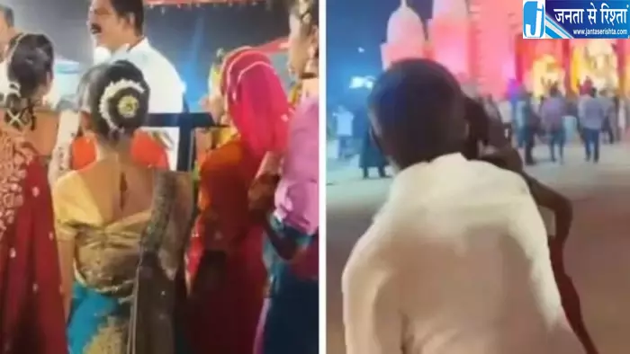 गरबा में किशोरी से बदसलूकी, भाजपा नेता पर FIR गरबा में किशोरी से बदसलूकी, भाजपा नेता पर FIR