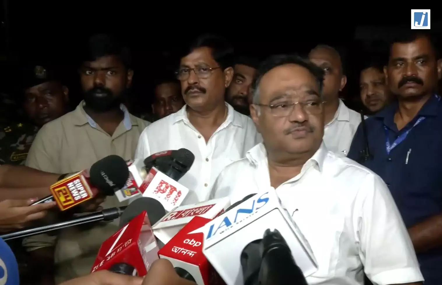 भगदड़ हादसे पर BJP प्रदेश अध्यक्ष समिक भट्टाचार्य का बड़ा बयान भगदड़ हादसे पर BJP प्रदेश अध्यक्ष समिक भट्टाचार्य का बड़ा बयान