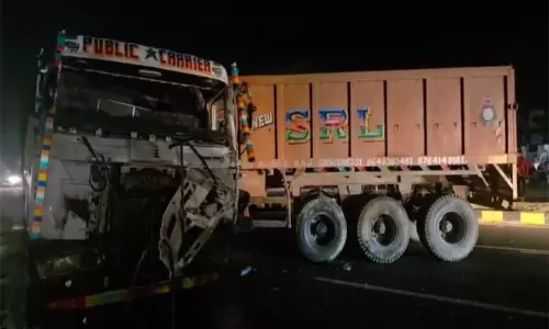 बेकाबू ट्रक ने मचाई तबाही, 12 श्रद्धालुओं मौत