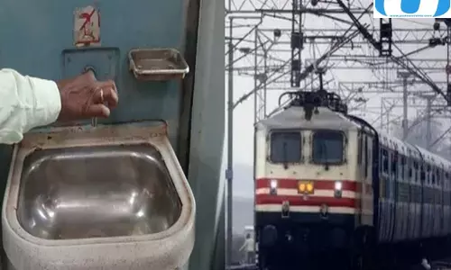 मौर्य एक्सप्रेस में बदइंतजामी, पानी और साफ बिस्तर के लिए जूझे यात्री मौर्य एक्सप्रेस में बदइंतजामी, पानी और साफ बिस्तर के लिए जूझे यात्री