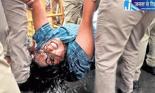 बेंगलुरु में SIR के खिलाफ प्रदर्शन पर पुलिस का एक्शन, दर्जनों कार्यकर्ता हिरासत में
