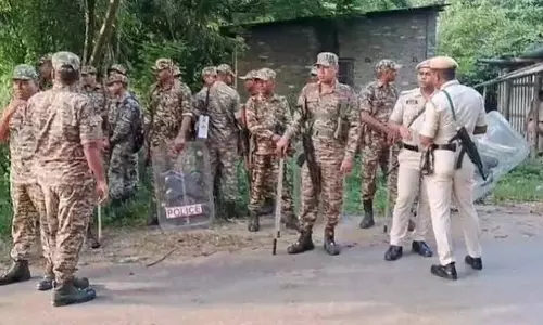 हाईवे जाम का प्रयास विफल: त्रिपुरा में हिंसक झड़प, 2 पुलिसकर्मी घायल हाईवे जाम का प्रयास विफल: त्रिपुरा में हिंसक झड़प, 2 पुलिसकर्मी घायल