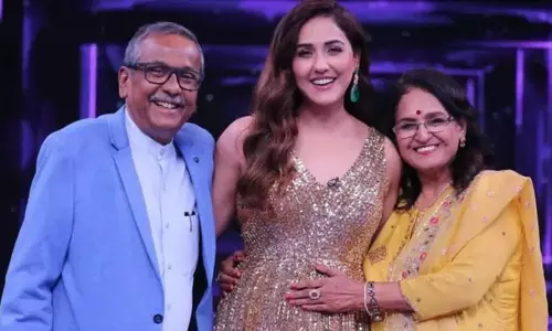 बॉलीवुड में शोक की लहर, सिंगर नीति मोहन के पिता का निधन
