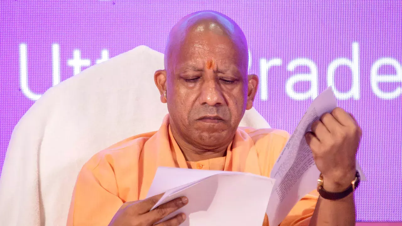 केरल की महिला ने सीएम योगी को भेजा शादी का न्योता केरल की महिला ने सीएम योगी को भेजा शादी का न्योता