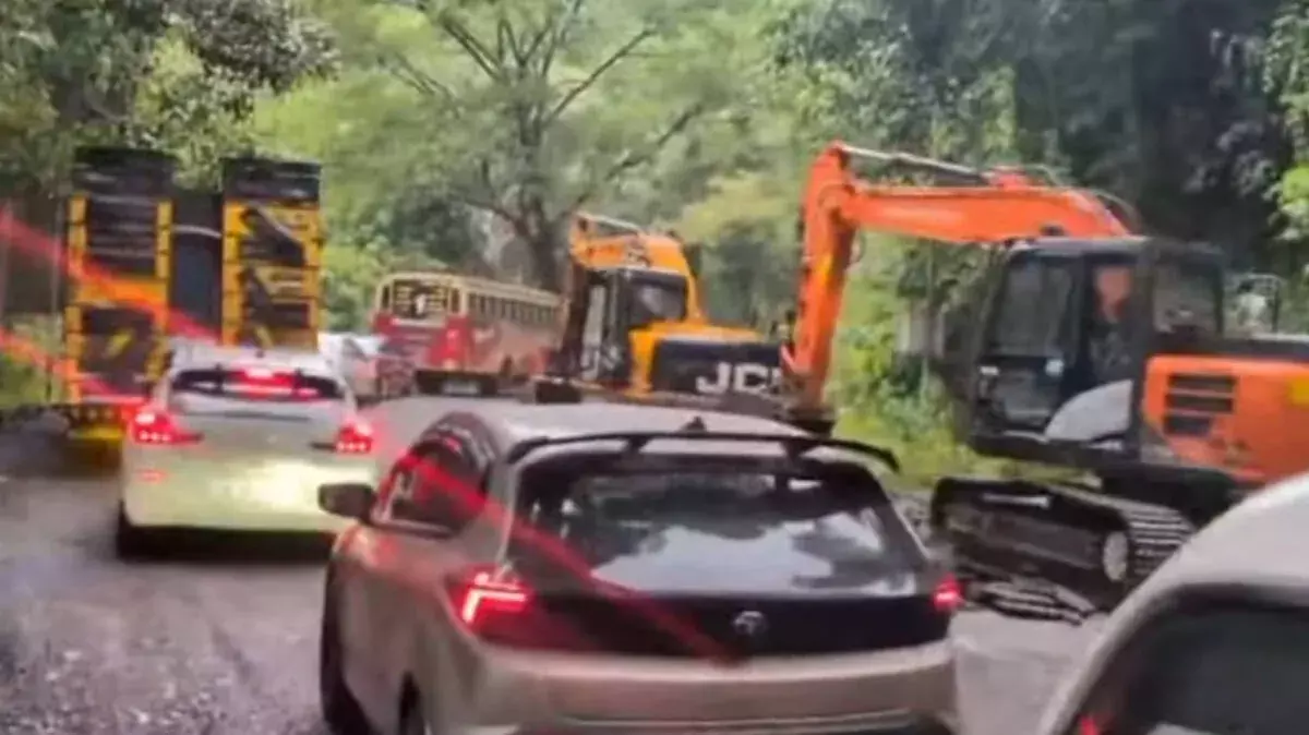 सबरीमाला मार्ग पर सड़क निर्माण से भारी ट्रैफिक जाम