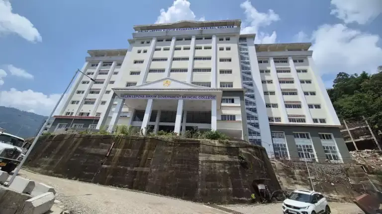 MBBS सोसाइटी सीट फीस संशोधित: अब ₹20 लाख में दाखिला