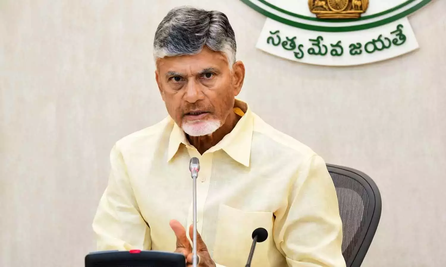 Andhra: टीडीपी ने तीसरी सूची में गुंटूर और ओंगोल उम्मीदवारों के नाम बताए हैं Andhra: टीडीपी ने तीसरी सूची में गुंटूर और ओंगोल उम्मीदवारों के नाम बताए हैं