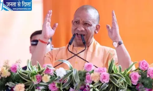 कोलकाता भगदड़ के बाद UP में हाई अलर्ट, CM योगी का बड़ा आदेश कोलकाता भगदड़ के बाद UP में हाई अलर्ट, CM योगी का बड़ा आदेश