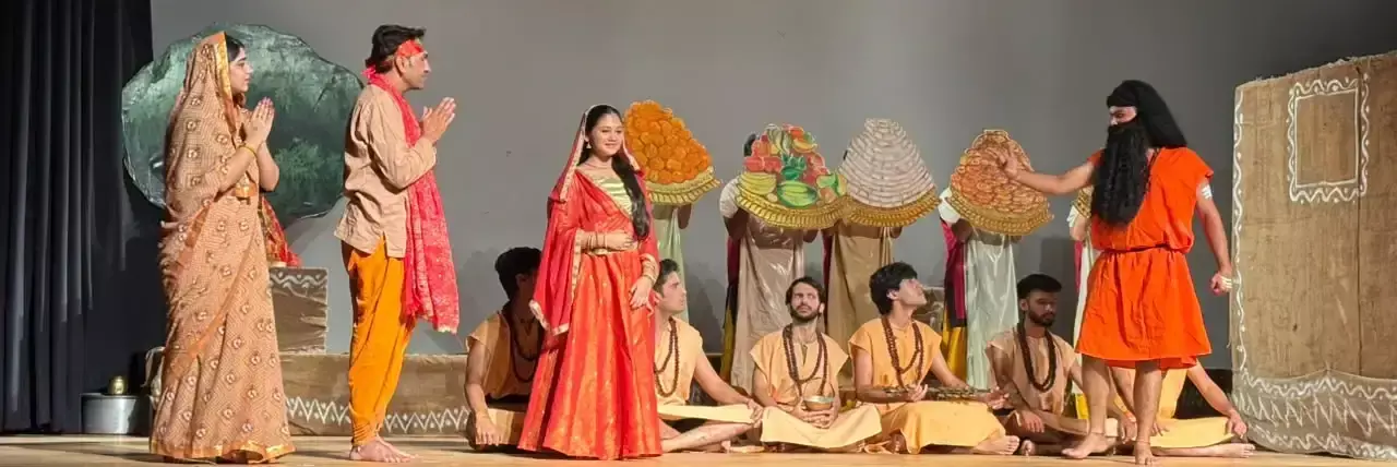 नवरात्र महोत्सव में ‘माता की कहानी’ की प्रस्तुति ने बांधा समां