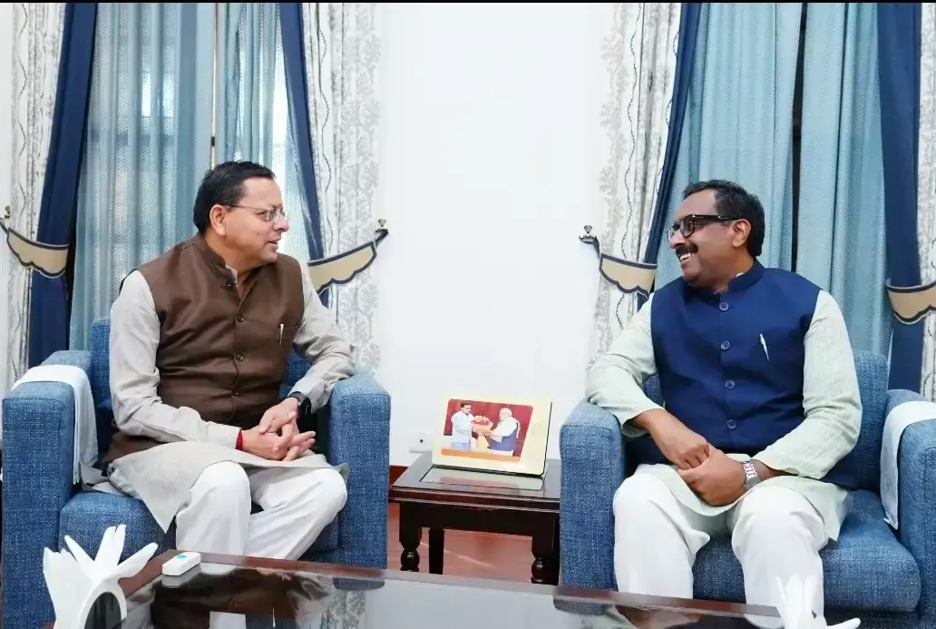 मुख्यमंत्री आवास पर धामी से मिले भाजपा के राष्ट्रीय उपाध्यक्ष राम माधव