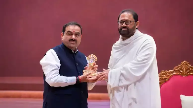 अडानी का गुजरात दौरा: सेवा साधना का सबसे बड़ा रूप अडानी का गुजरात दौरा: सेवा साधना का सबसे बड़ा रूप