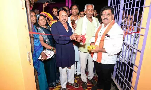 उप मुख्यमंत्री विजय शर्मा ने मड़मड़ा में आंगनबाड़ी और अटल डिजिटल सेवा केंद्र का किया लोकार्पण उप मुख्यमंत्री विजय शर्मा ने मड़मड़ा में आंगनबाड़ी और अटल डिजिटल सेवा केंद्र का किया लोकार्पण