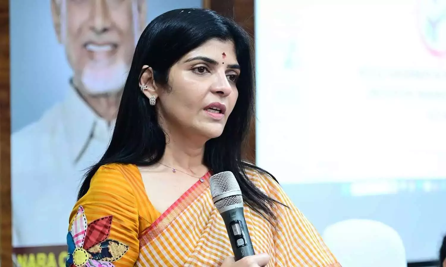 Andhra: टीडीपी ने डॉ रायपति को गुंटूर मेयर उम्मीदवार के रूप में अंतिम रूप दिया Andhra: टीडीपी ने डॉ रायपति को गुंटूर मेयर उम्मीदवार के रूप में अंतिम रूप दिया
