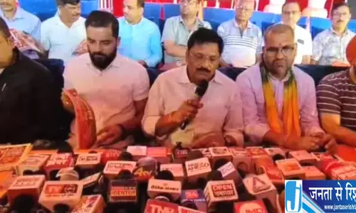 उन्नाव में गरबा पर सख्ती, आधार कार्ड देखकर मिलेगी एंट्री