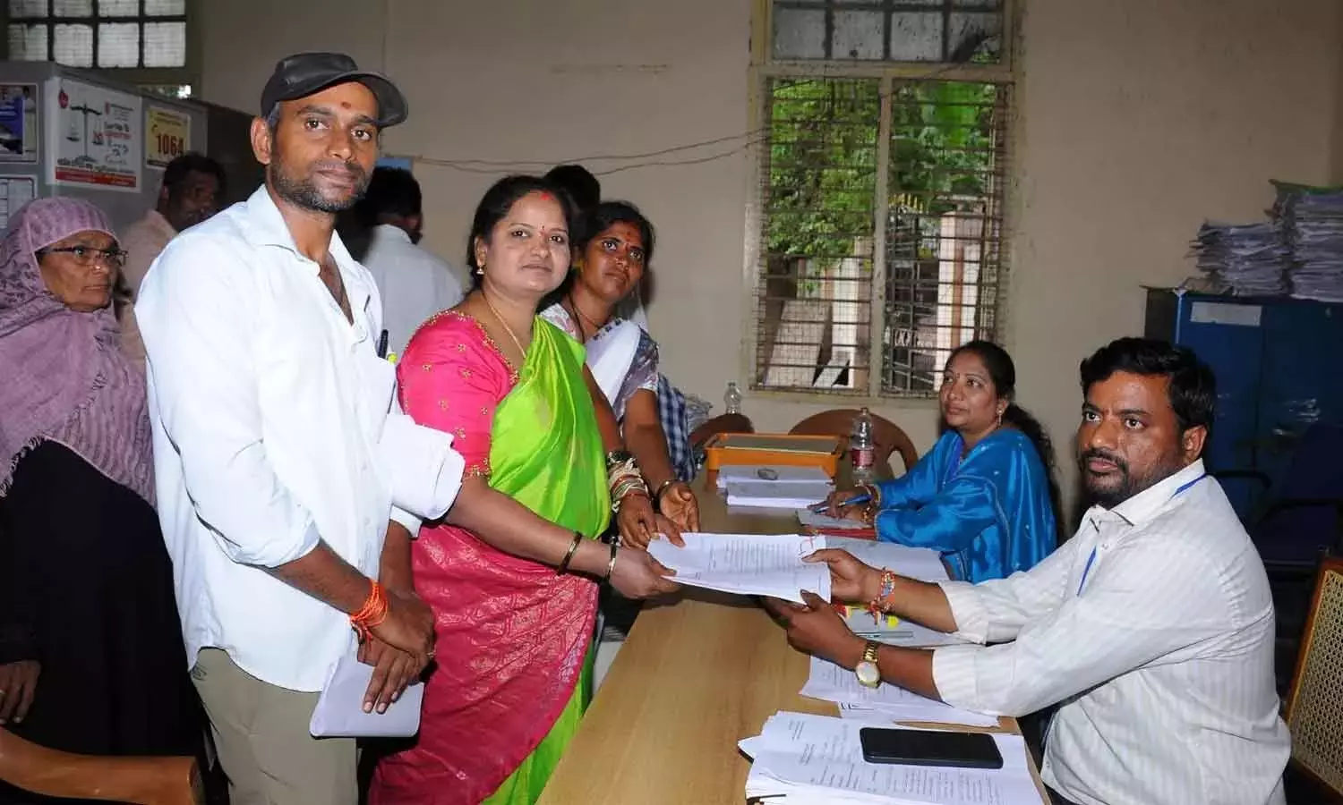 अनंतपुर निकाय चुनाव में अब तक मेयर पद के लिए 5 नामांकन प्राप्त हुए हैं अनंतपुर निकाय चुनाव में अब तक मेयर पद के लिए 5 नामांकन प्राप्त हुए हैं