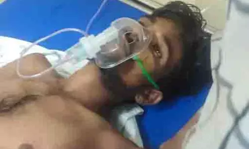 शराब के लिए पैसे नहीं देने पर युवक को मारा पेपर कटर शराब के लिए पैसे नहीं देने पर युवक को मारा पेपर कटर