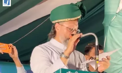 ओवैसी का योगी सरकार और सपा पर हमला ओवैसी का योगी सरकार और सपा पर हमला