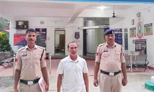 देवी-देवताओं पर आपत्तिजनक पोस्ट करने वाला युवक गिरफ्तार देवी-देवताओं पर आपत्तिजनक पोस्ट करने वाला युवक गिरफ्तार