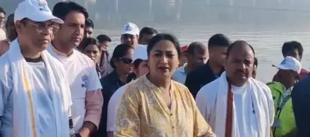 दिल्ली में ‘चलो यमुना’ के तहत सफाई अभियान, मुख्यमंत्री रेखा गुप्ता ने लोगों से की अपील दिल्ली में ‘चलो यमुना’ के तहत सफाई अभियान, मुख्यमंत्री रेखा गुप्ता ने लोगों से की अपील