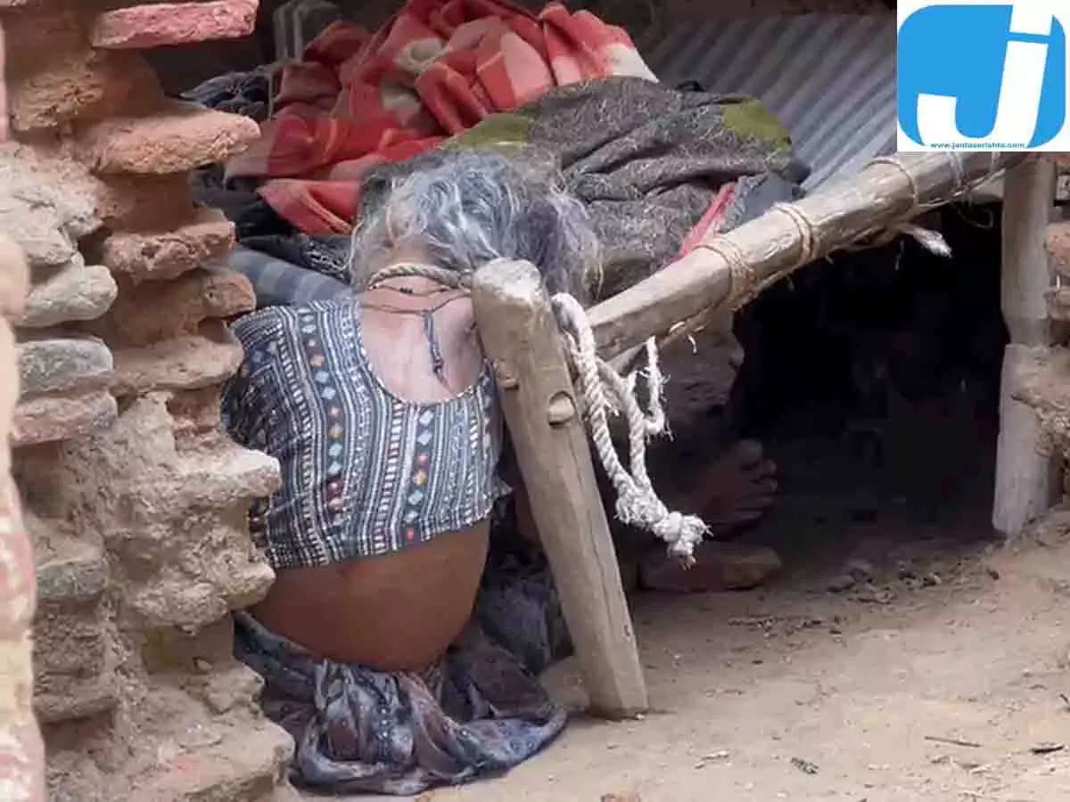 3 साल की पोती को बचाने में दादी की हत्या, चाकू से हमला कर आरोपी फरार, बिलासपुर में सनसनी 3 साल की पोती को बचाने में दादी की हत्या, चाकू से हमला कर आरोपी फरार, बिलासपुर में सनसनी