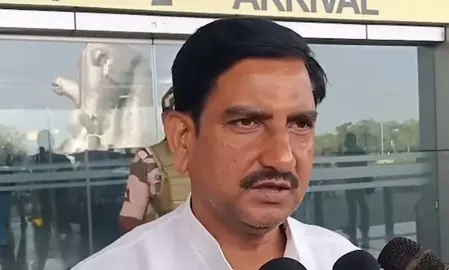 कोलकाता भगदड़ पर नेताओं ने दुख जताया, टीएमसी बोली-प्रशासन की विफलता से हुआ हादसा कोलकाता भगदड़ पर नेताओं ने दुख जताया, टीएमसी बोली-प्रशासन की विफलता से हुआ हादसा