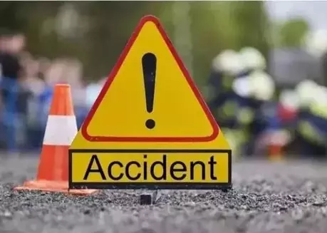 दर्दनाक सड़क हादसा: बुलेट की टक्कर से महिला की मौत दर्दनाक सड़क हादसा: बुलेट की टक्कर से महिला की मौत