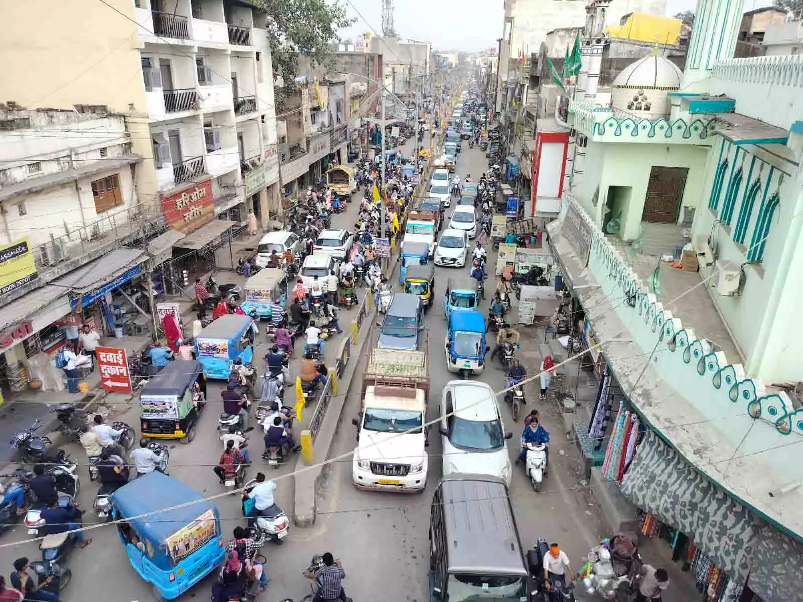 यातायात व्यवस्था बेपटरी, सोनालिया पुल से ओवरब्रिज तक महाजाम, घंटों फंसे रहे वाहन यातायात व्यवस्था बेपटरी, सोनालिया पुल से ओवरब्रिज तक महाजाम, घंटों फंसे रहे वाहन