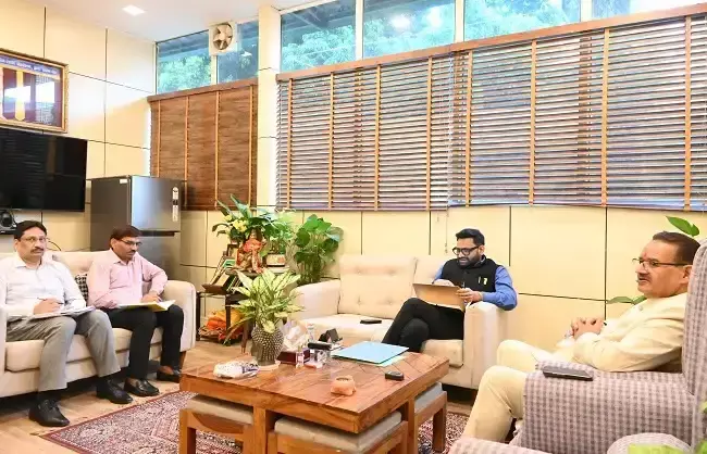 ओलावृष्टि से प्रभावित किसानों को राहत देने में तेजी लाएं अधिकारी : गणेश जोशी ओलावृष्टि से प्रभावित किसानों को राहत देने में तेजी लाएं अधिकारी : गणेश जोशी