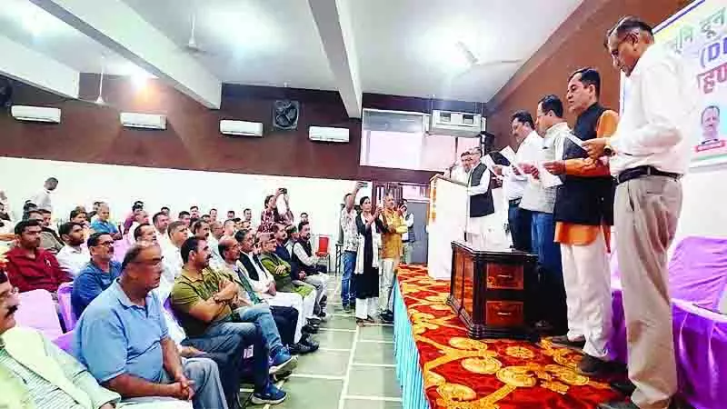 तोमर अध्यक्ष-मामराज ठाकुर वरिष्ठ उपाध्यक्ष तोमर अध्यक्ष-मामराज ठाकुर वरिष्ठ उपाध्यक्ष