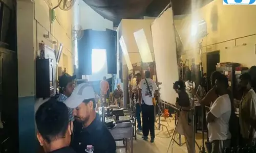 नशे के कारोबार के खिलाफ पुलिस की लड़ाई, आगरा में तैयार हुआ ‘बाराबंकी’ का सेट