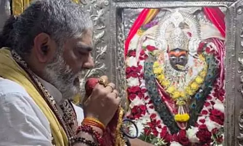 महानवमी पर मां शारदा शक्तिपीठ धाम में मां सिद्धिदात्री के स्वरूप की विधि-विधान से की गई पूजा-अर्चना