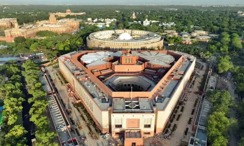 दिल्ली में विरोध प्रदर्शन तेज, केंद्र सरकार के नए संसदीय कदम पर सबकी नजर