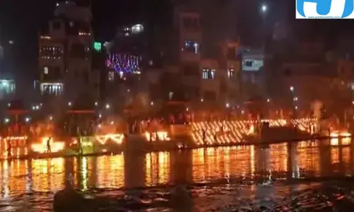 बागनाथ नगरी में आस्था का उजाला, दीपदान के लिए घाटों पर जुटे श्रद्धालु बागनाथ नगरी में आस्था का उजाला, दीपदान के लिए घाटों पर जुटे श्रद्धालु