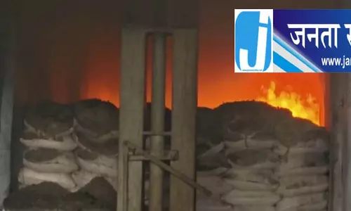 दिल्ली के नरेला में दाल गोदाम में भीषण आग, कोई हताहत नहीं
