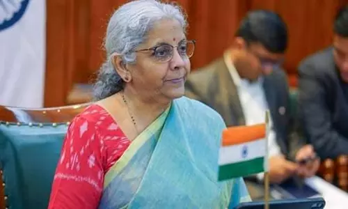 शेयर बाजार की हालिया कमजोरी का संबंध आसान निकासी से है, लेकिन अर्थव्यवस्था की बुनियाद मजबूत: वित्त मंत्री सीतारमण शेयर बाजार की हालिया कमजोरी का संबंध आसान निकासी से है, लेकिन अर्थव्यवस्था की बुनियाद मजबूत: वित्त मंत्री सीतारमण