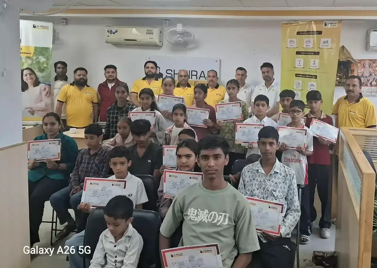 मंडी में 310 विद्यार्थियों को छात्रवृत्ति राशि देकर किया लाभान्वित