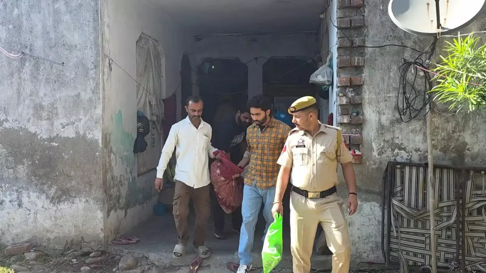 चक राम सिंह में कमरे से मिला युवती का शव, जांच में जुटी पुलिस