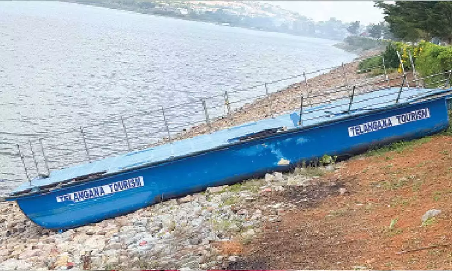 टैंक बंड के नवीनीकरण में देरी से स्थानीय लोग परेशान