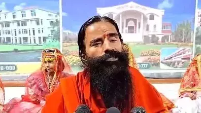 रामदेव का संदेश: संविधान सर्वोच्च, नियमों का हो पालन रामदेव का संदेश: संविधान सर्वोच्च, नियमों का हो पालन