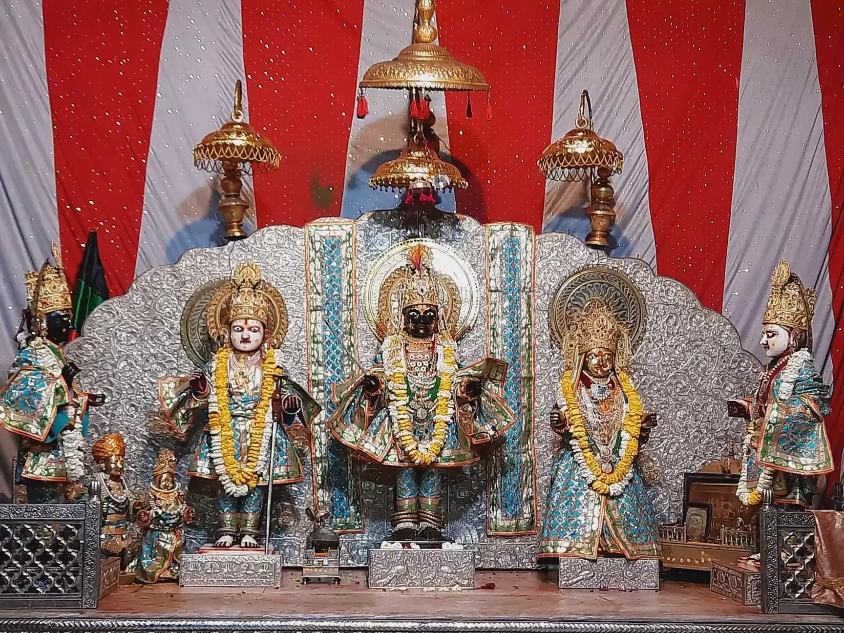 श्रीरामचंद्रजी मंदिर में शिखर कलश स्थापना को लेकर तैयारियां